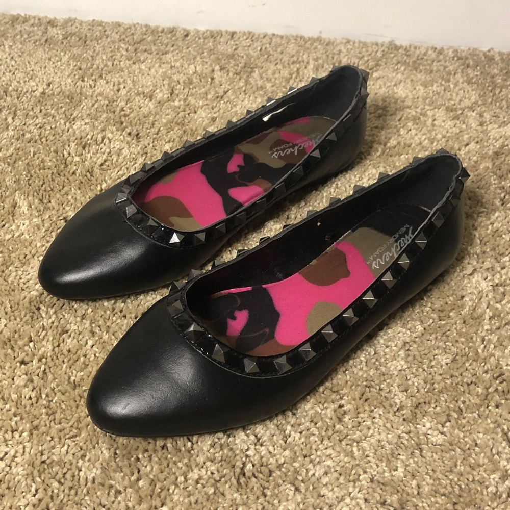 Skechers Memory Foam Black Leather Studded Flats size 8
